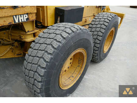 Grader 2000 Caterpillar 140H (28)