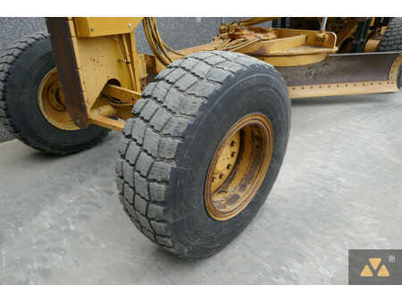 Grader 2000 Caterpillar 140H (29)