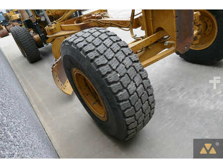 Grader 2000 Caterpillar 140H (30)