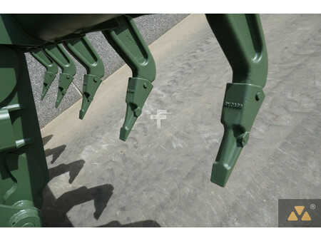 Gradere 2008 Caterpillar 130G Ex-army (10)