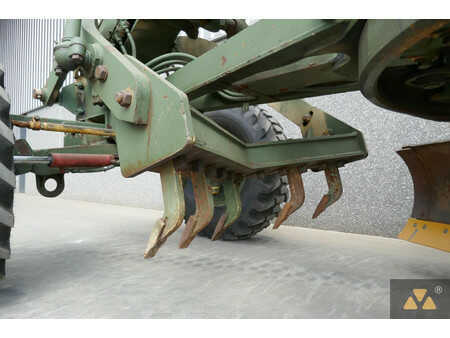 Caterpillar 130G Ex-army