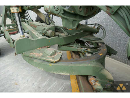 Caterpillar 130G Ex-army
