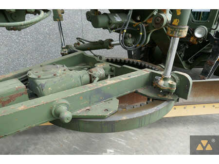 Caterpillar 130G Ex-army