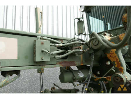 Caterpillar 130G Ex-army
