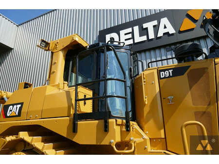 Buldożery 2021 Caterpillar D9T (19)