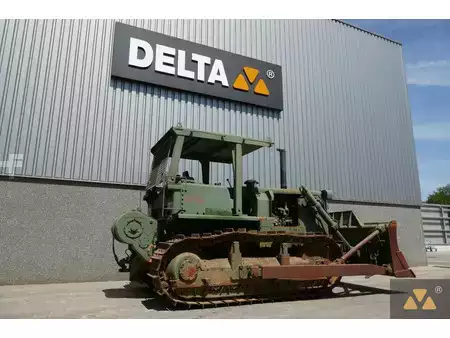 Buldożery 2009 Caterpillar D7F Ex-army (5)