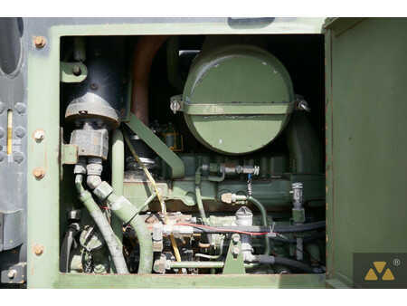 Osztályosok 1985 Caterpillar 130G Ex-army (21)