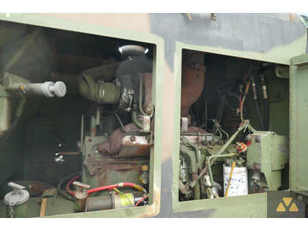Osztályosok 1985 Caterpillar 130G Ex-army (23)