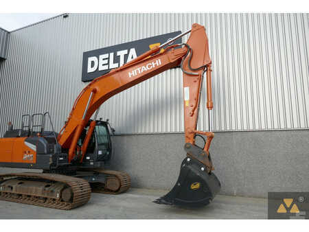 Kettenbagger 2022 Hitachi ZX210LC-7 (10)