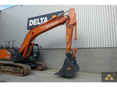 Kettenbagger 2022 Hitachi ZX210LC-7 (10)