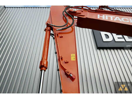 Kettenbagger 2022 Hitachi ZX210LC-7 (14)