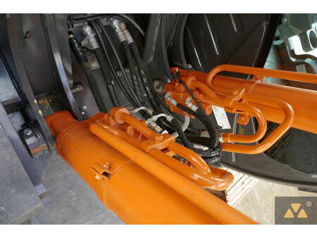 Kettenbagger 2022 Hitachi ZX210LC-7 (18)