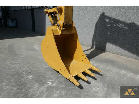 Lánctalpas kotrógép 2016 Caterpillar 320ELRR (6)