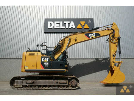 Lánctalpas kotrógép 2016 Caterpillar 320ELRR (2)