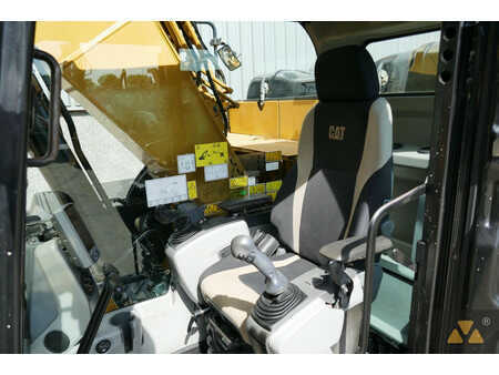 Lánctalpas kotrógép 2016 Caterpillar 320ELRR (7)