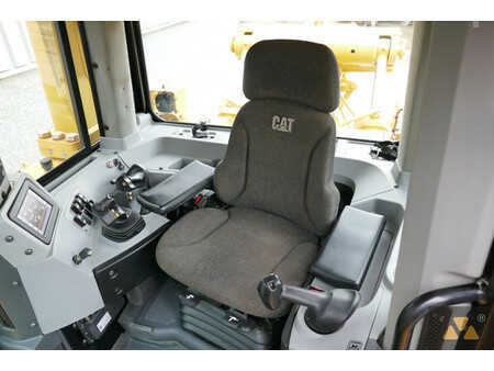 Telaketjupuskutraktorit 2019 Caterpillar D8T (7)