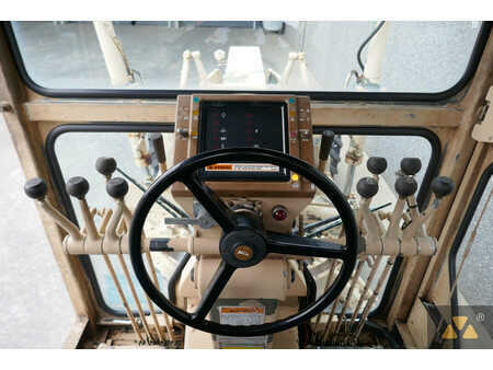 Livellatrici 2006 Caterpillar 130G Ex-army (37)