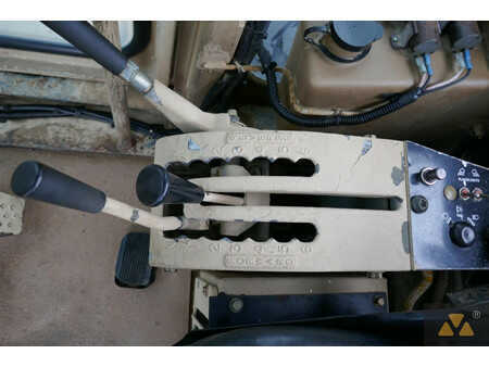 Livellatrici 2006 Caterpillar 130G Ex-army (38)