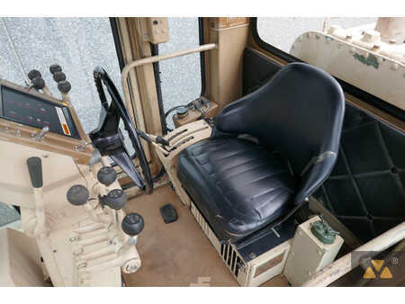 Livellatrici 2006 Caterpillar 130G Ex-army (7)