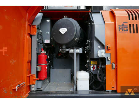 Korečková rýpadla 2022 Hitachi ZX300LC-7 (23)