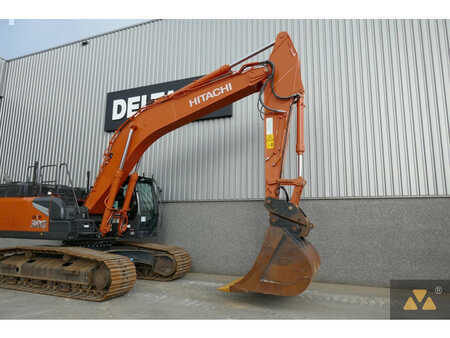 Kettenbagger 2022 Hitachi ZX300LC-7 (9)