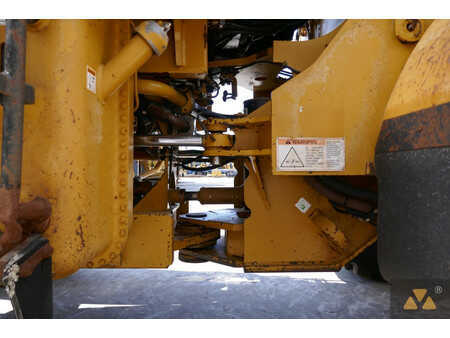 Carregadeira de rodas 2002 Caterpillar 966G Series II (30)