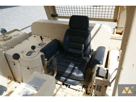 Planierraupe 2009 Caterpillar D7G Ex-army (7)