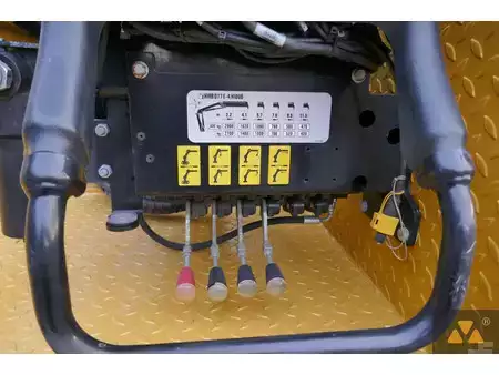 Other 2010 Morooka MST2000VD Welding Tractor (27)