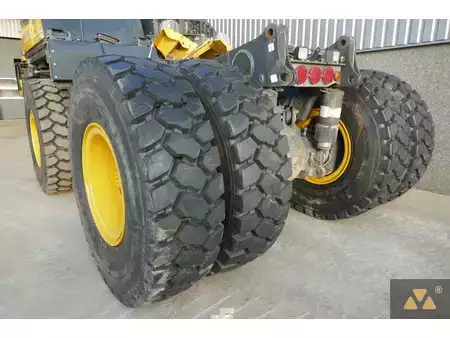 Dúmpers rígidos 2022 Komatsu HD405-8 (7)