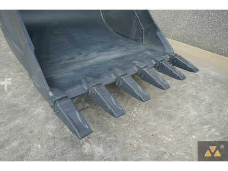 Kedjegraver 2019 Hitachi ZX300LC-6 (16)