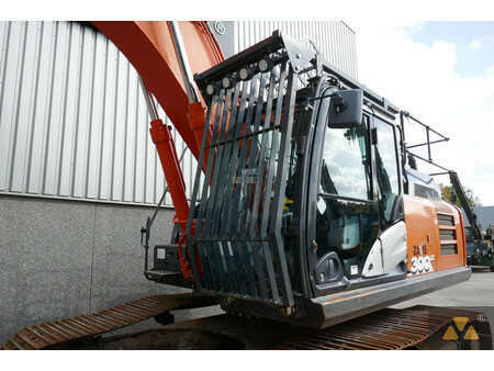 Kedjegraver 2019 Hitachi ZX300LC-6 (17)