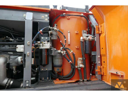 Kedjegraver 2019 Hitachi ZX300LC-6 (22)