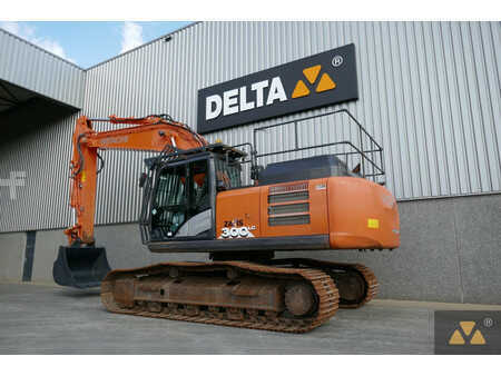 Kedjegraver 2019 Hitachi ZX300LC-6 (4)