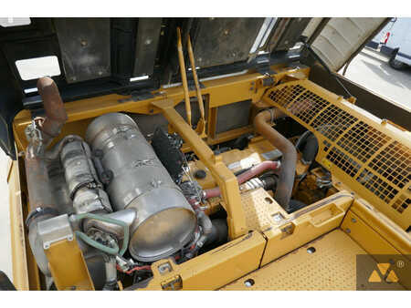 Korečková rýpadla 2015 Caterpillar 352F (15)