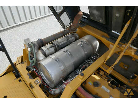 Korečková rýpadla 2015 Caterpillar 352F (16)