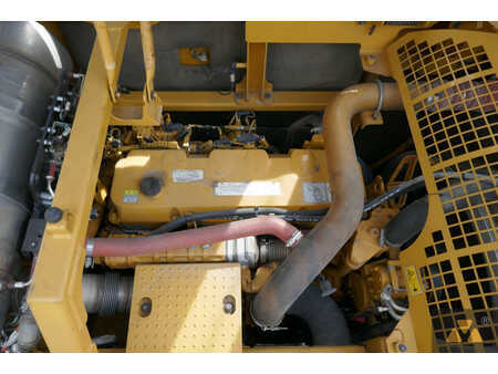 Korečková rýpadla 2015 Caterpillar 352F (17)