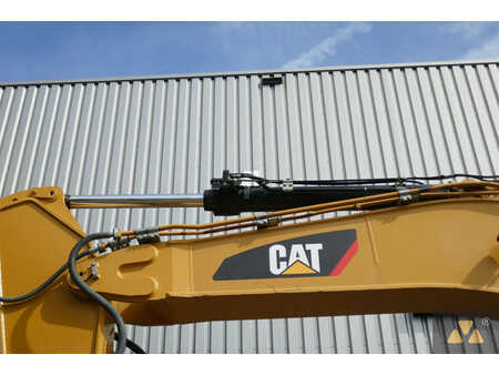 Korečková rýpadla 2015 Caterpillar 352F (26)