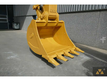 Korečková rýpadla 2015 Caterpillar 352F (6)