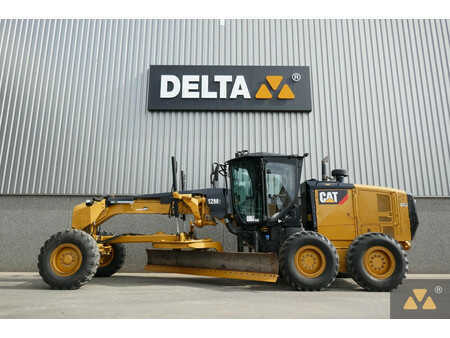 Grader 2019 Caterpillar 12M3 (1)