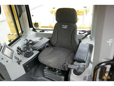 Bulldozere 2018 Caterpillar D8T (7)