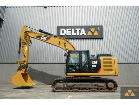 Lánctalpas kotrógép 2017 Caterpillar 320FL (1)