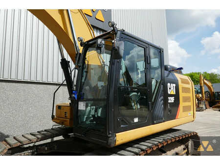 Caterpillar 320FL
