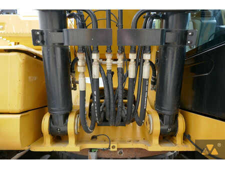 Caterpillar 320FL