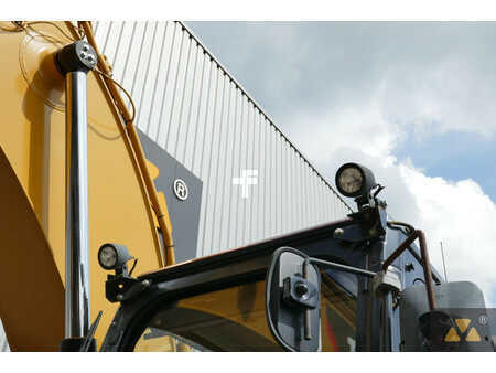 Caterpillar 320FL