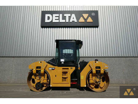 Tandemruller 2021 Caterpillar CB13 (1)