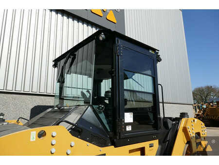 Tandemruller 2021 Caterpillar CB13 (15)