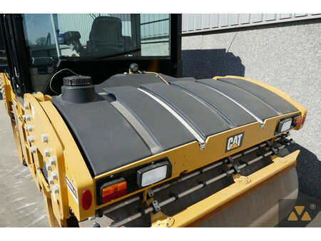Tandemruller 2021 Caterpillar CB13 (28)