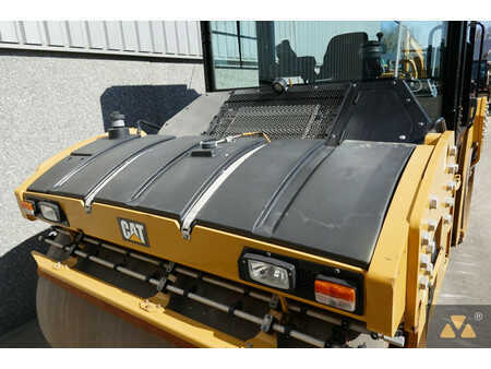 Tandemruller 2021 Caterpillar CB13 (29)