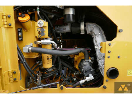 Tandemruller 2021 Caterpillar CB13 (31)