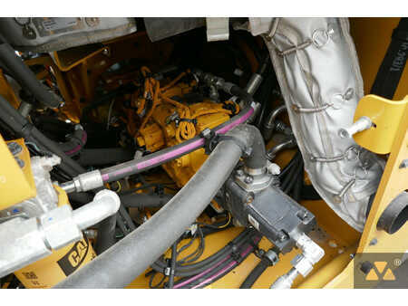 Tandemruller 2021 Caterpillar CB13 (32)